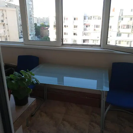 Apartment Large Cozy Central Apartment, With A View *