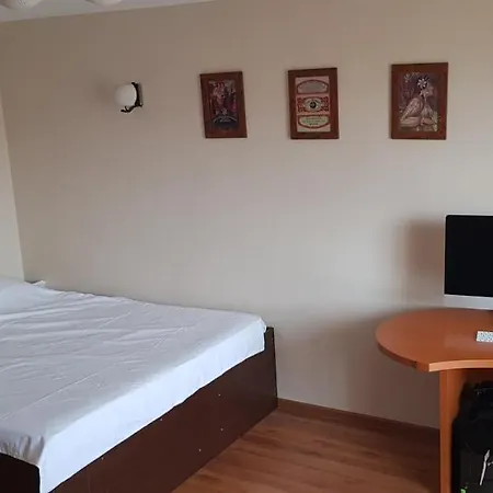 Large Cozy Central Apartment, With A View Apartment